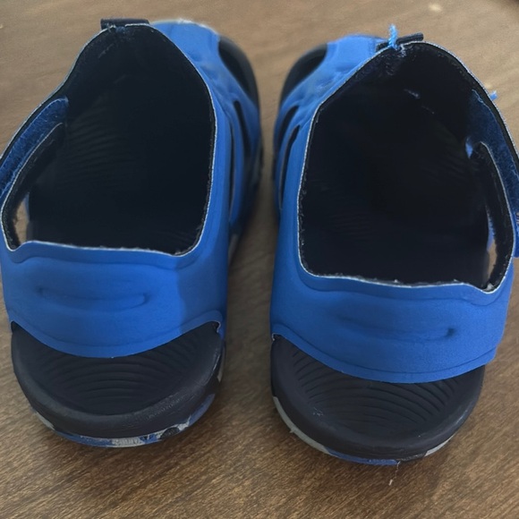 Wonder Nation Blue Sandals with Adjustable Strap and Ventilation - Picture 5 of 5